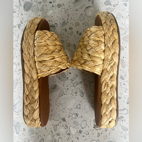 Raffia Slides - 9 - Picture 4 of 9
